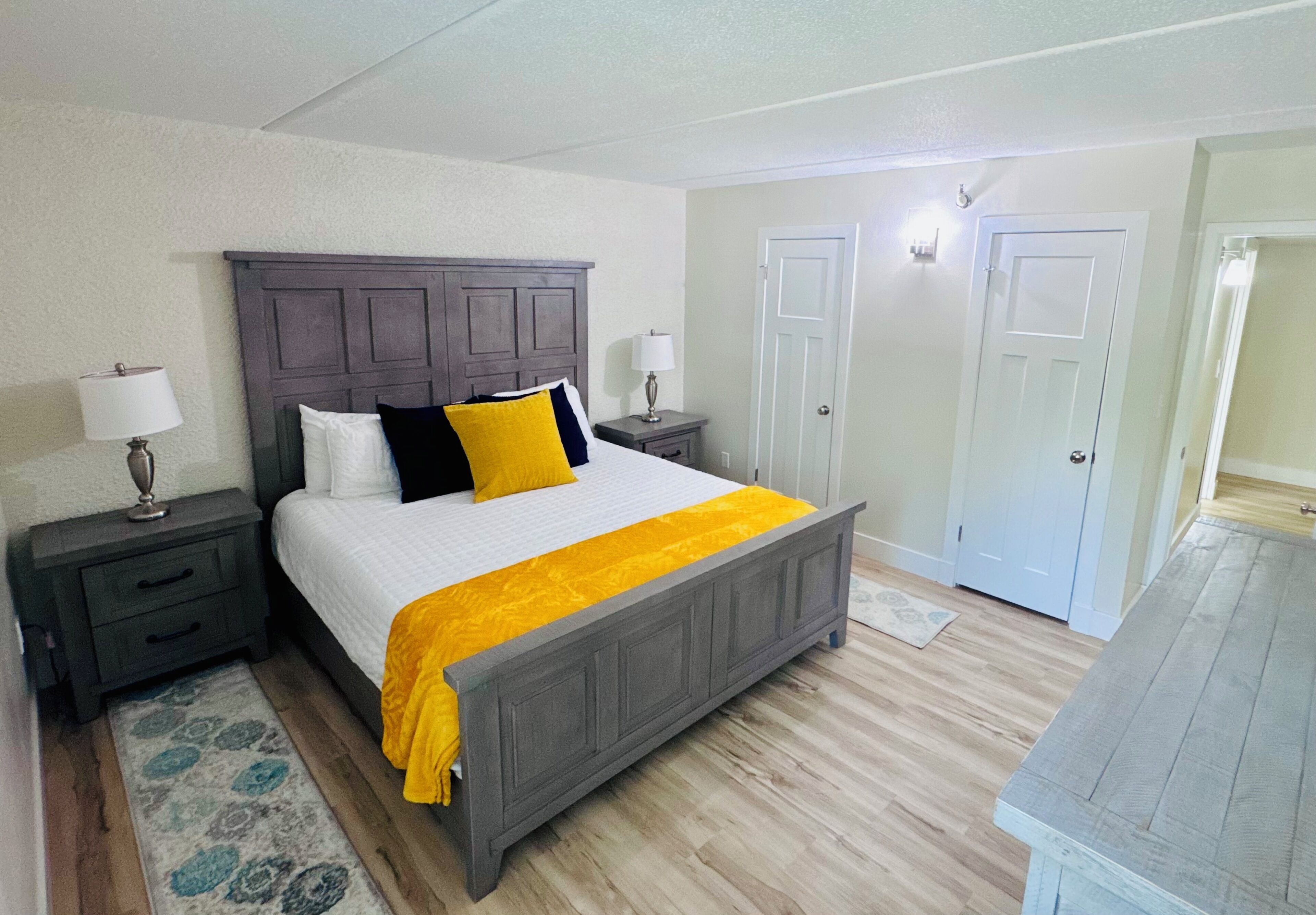 WiFi (free), bed sheets