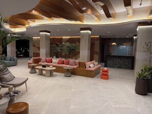 Lobby - The Surfin Turtle | Luxury Oceanfront Condo at the WAVE in Encuentro (Cabarete)