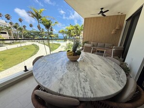 Outdoor dining - The Surfin Turtle | Luxury Oceanfront Condo at the WAVE in Encuentro (Cabarete)