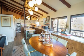 Dining - Cloud 9 BED AND BREAKFAST PRESCOTT (Prescott)