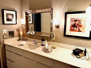 Bathroom - Cloud 9 BED AND BREAKFAST PRESCOTT (Prescott)