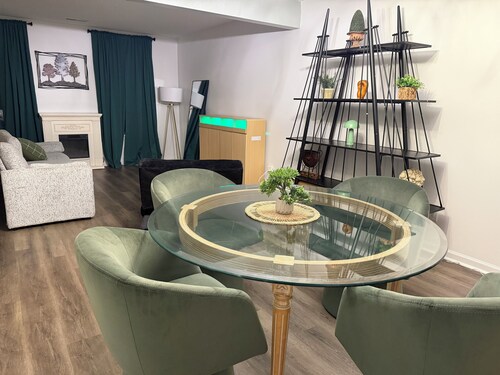     Travel Nurse & Corporate Housing Spacious 4BR Sleeps 10
