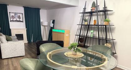 Travel Nurse & Corporate Housing Spacious 4BR Sleeps 10