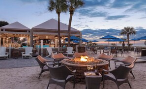 Outdoor dining - Cozy 2-bedroom condo in gorgeous Hilton Head Island (Hilton Head island)