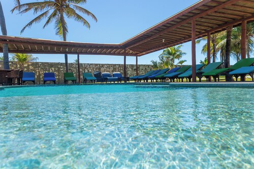 Beachfront Studio with Pool Caponga
