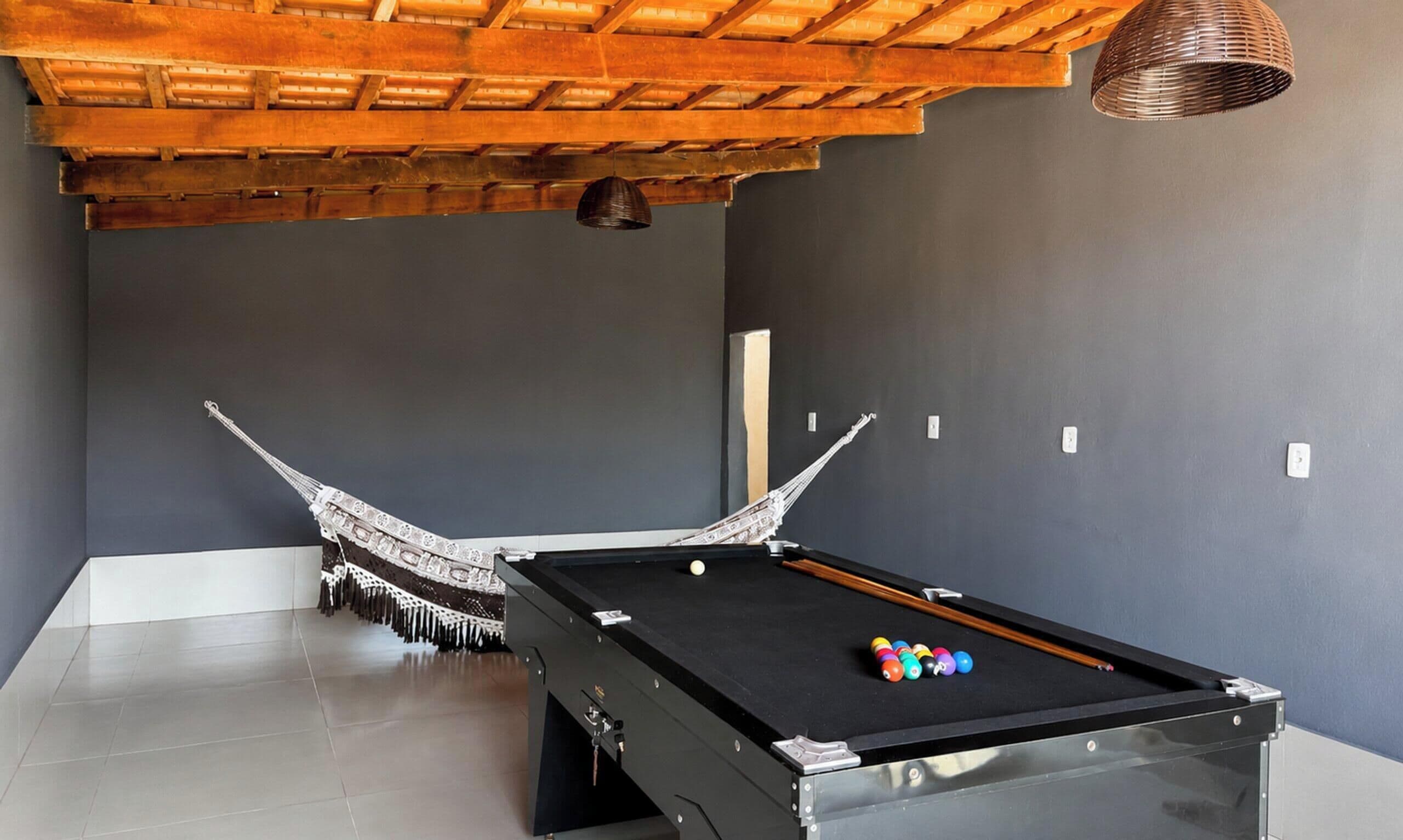 Basic Chalet | Game room