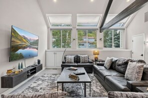 TV, fireplace - EagleVail Alpine Retreat | Pool, Golf & Pickleball (Avon)