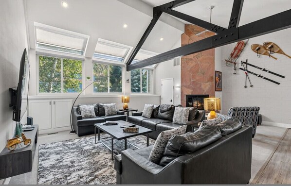 TV, fireplace - EagleVail Alpine Retreat | Pool, Golf & Pickleball (Avon)