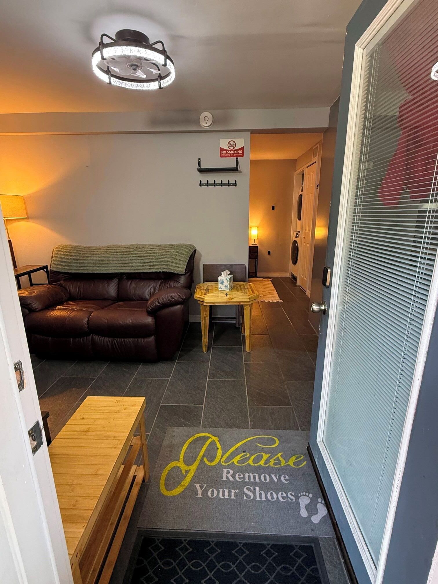 Apartamento estándar, 1 cama de matrimonio, no fumadores, Se admiten mascotas | Zona de estar | Una televisión de pantalla plana, Netflix, Hulu, servicios de streaming