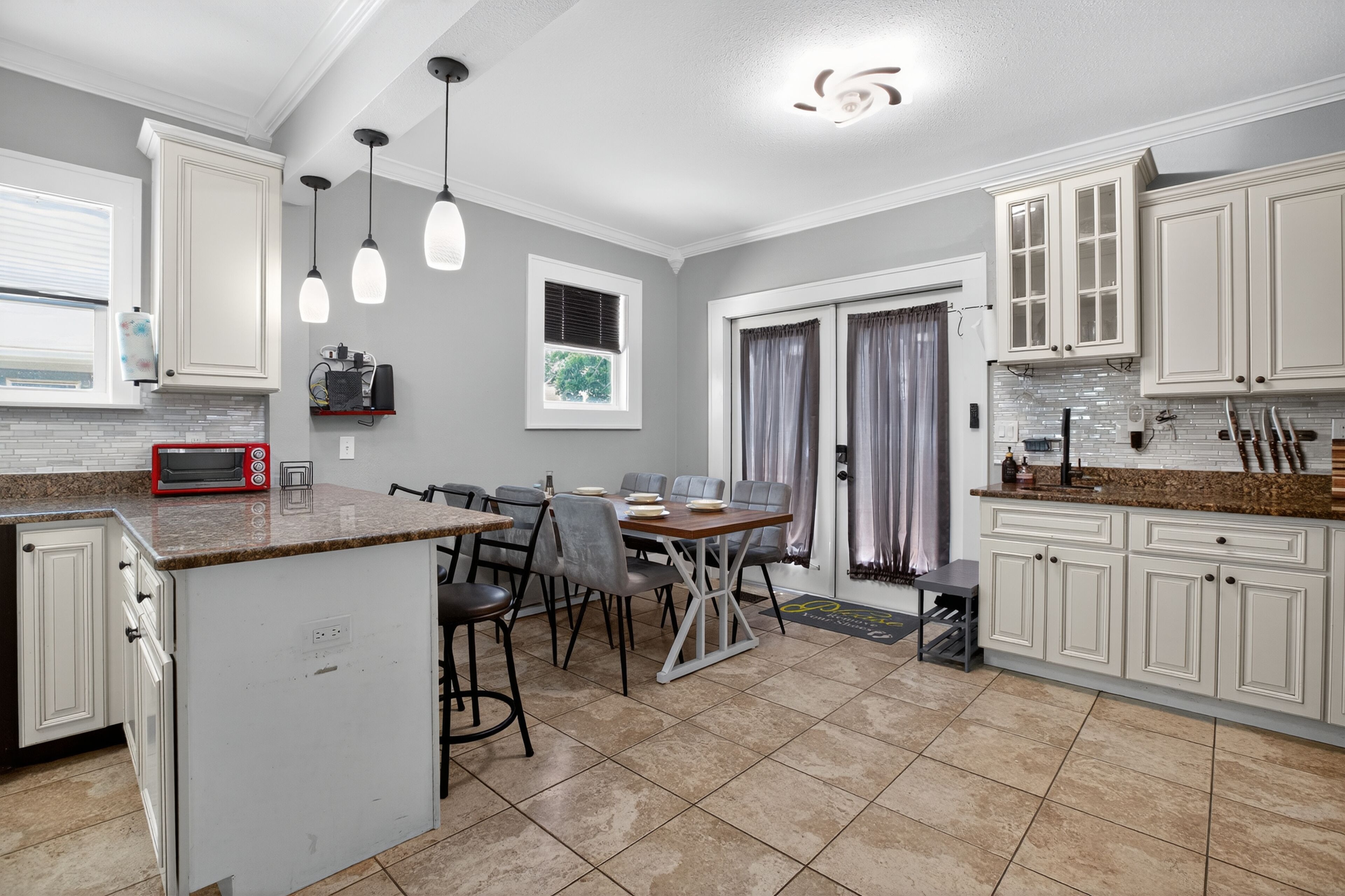 House, 5 Bedrooms, Non Smoking | Private kitchen | Coffee/tea maker, fridge, microwave, electric kettle