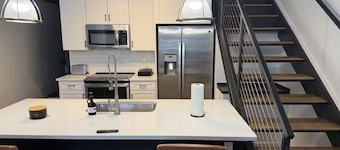 The Haven Reserve- Luxury Atlanta Skyline Loft