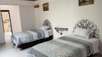 Habitación doble, vista al jardín | Wifi gratis