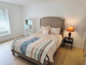 4 slaapkamers, een strijkplank/strijkijzer, wifi, beddengoed