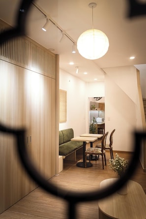 Interior - Authentic Saigon Stay - a Minimalist 2BR Townhouse (Thành phố Hồ Chí Minh)