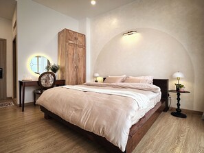 2 bedrooms, in-room safe, desk, iron/ironing board - Authentic Saigon Stay - a Minimalist 2BR Townhouse (Thành phố Hồ Chí Minh)