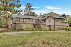 Exterior - 2-bedroom duplex unit by Trout Haven Pond (Estes Park)