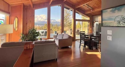 Invermere Getaway with Stunning Views and Hot Tub!