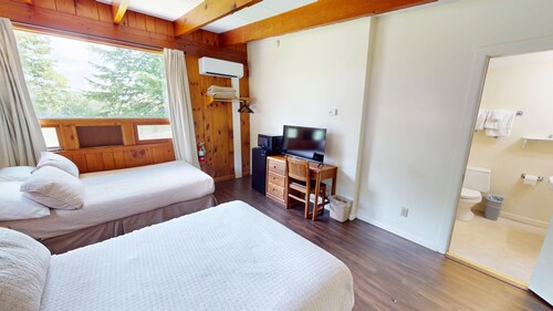 Cozy 1-bedroom hotel room in awesome Hamilton - #327 Susquehanna