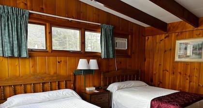 Cozy 1BR hotel room, Hamilton - #327 Susquehanna