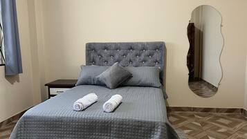 2 bedrooms, WiFi (free), bed sheets