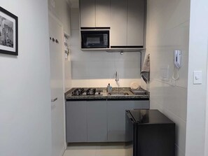 Private kitchen - Vrbo Property (Santos)