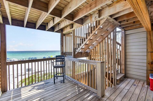 Between the Tides — Gulf-front Retreat with Private Beach