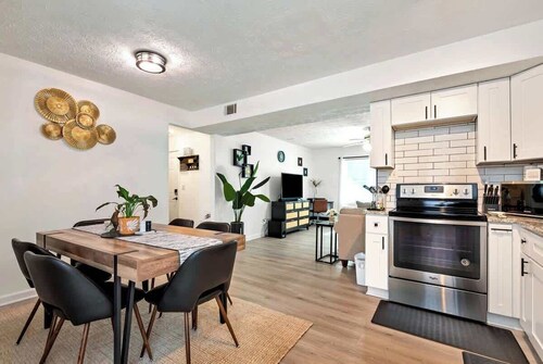> Charming Modern Guest House Near Lake Lanier
