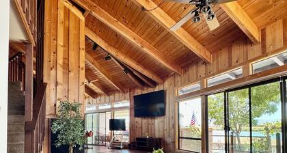 Cabin By The Lake 4BR - 5 Mins To Fast Water - Discovery Bay