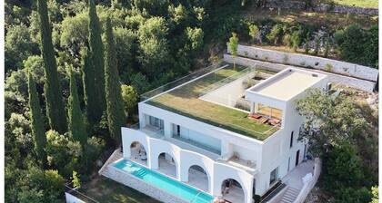 New Modern Villa: Pool, BBQ, Sea View & Movie Room