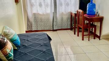 WiFi, bed sheets