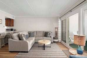 TV - Direct Oceanfront Condo on Ocean City’s Boardwalk (Ocean City)
