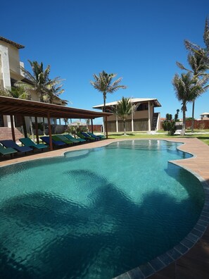 Outdoor pool - Beachfront Retreat with Pool and Garden (Caponga)
