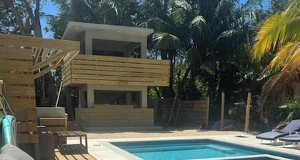 Sunset Haven: Spacious 2BR Beachside Stay