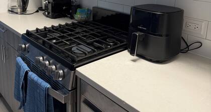 Charming apartment in lovely Brooklyn with cool AC and fitness room