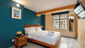Iron/ironing board, WiFi, bed sheets