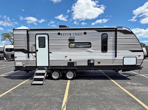 Property grounds - Aspen RV@Riverview RV Resort-RiverViews/fishing pier/freighter watching/fire pit (Clay Township)