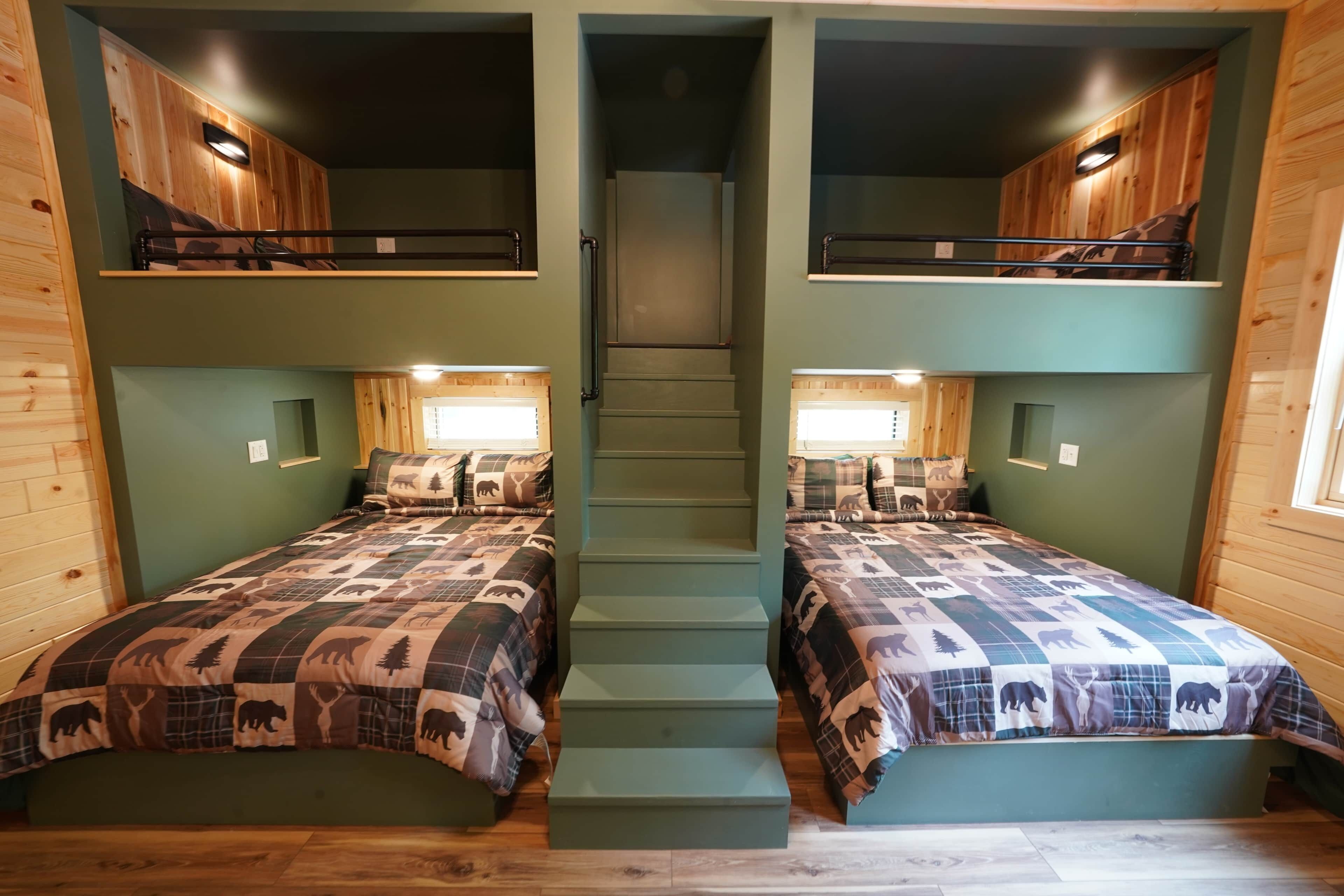 5 bedrooms, in-room safe, desk, iron/ironing board