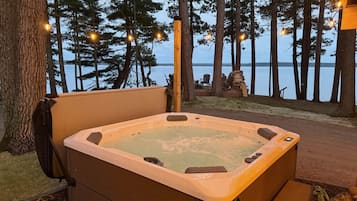 Bain à remous extérieur