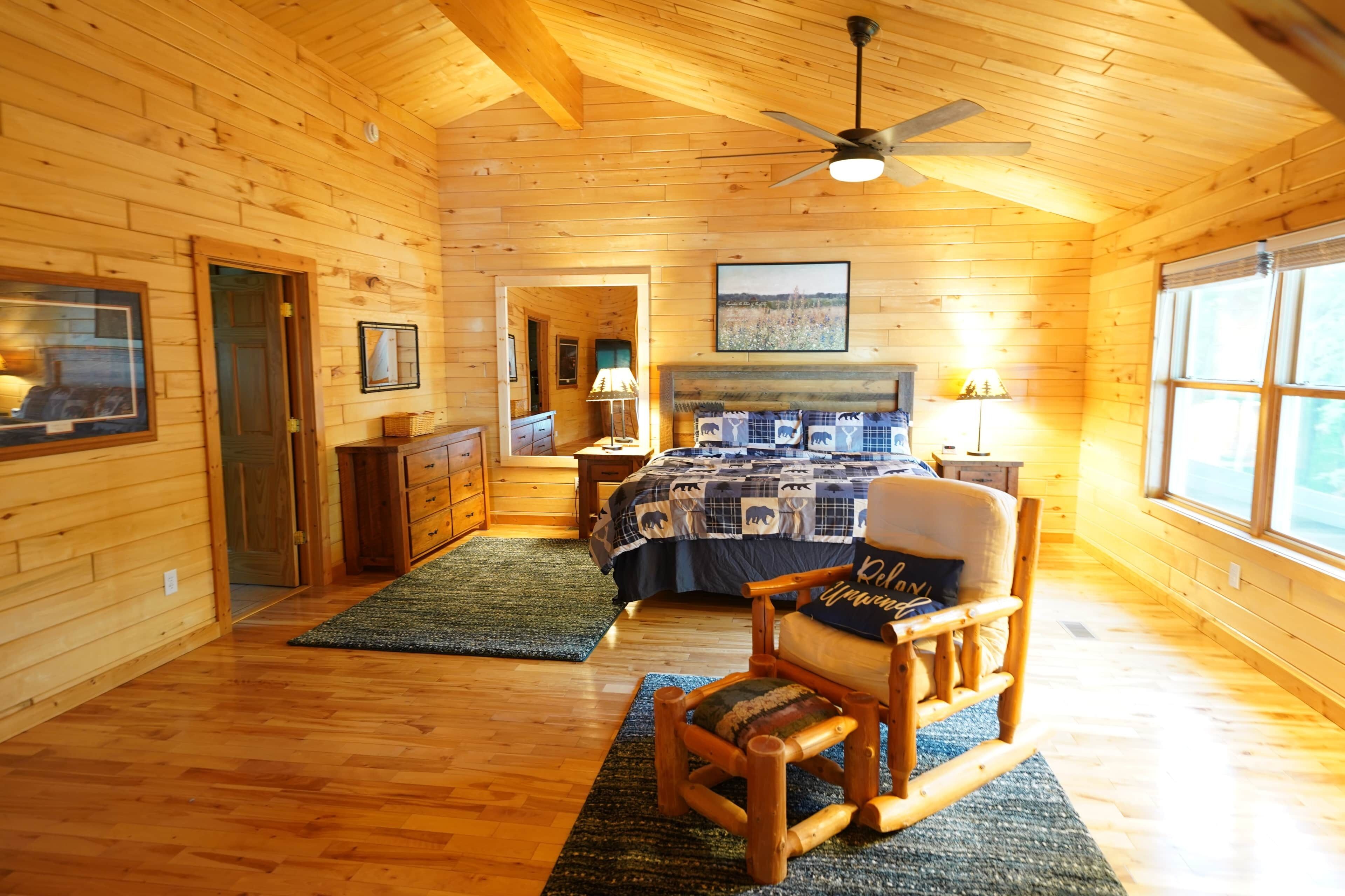 5 bedrooms, in-room safe, desk, iron/ironing board