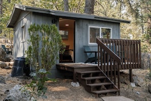 Exterior - New Cozy Luxury Flagstaff Cabin in the Pines | BBQ &Firepit | Near NAU &Snowbowl (Flagstaff)