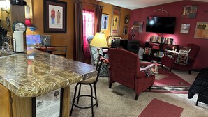 Interior - Dreamcatcher Dwelling - See the Stars from Main Street (Hulett)