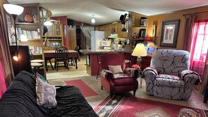 Smart TV - Dreamcatcher Dwelling - See the Stars from Main Street (Hulett)