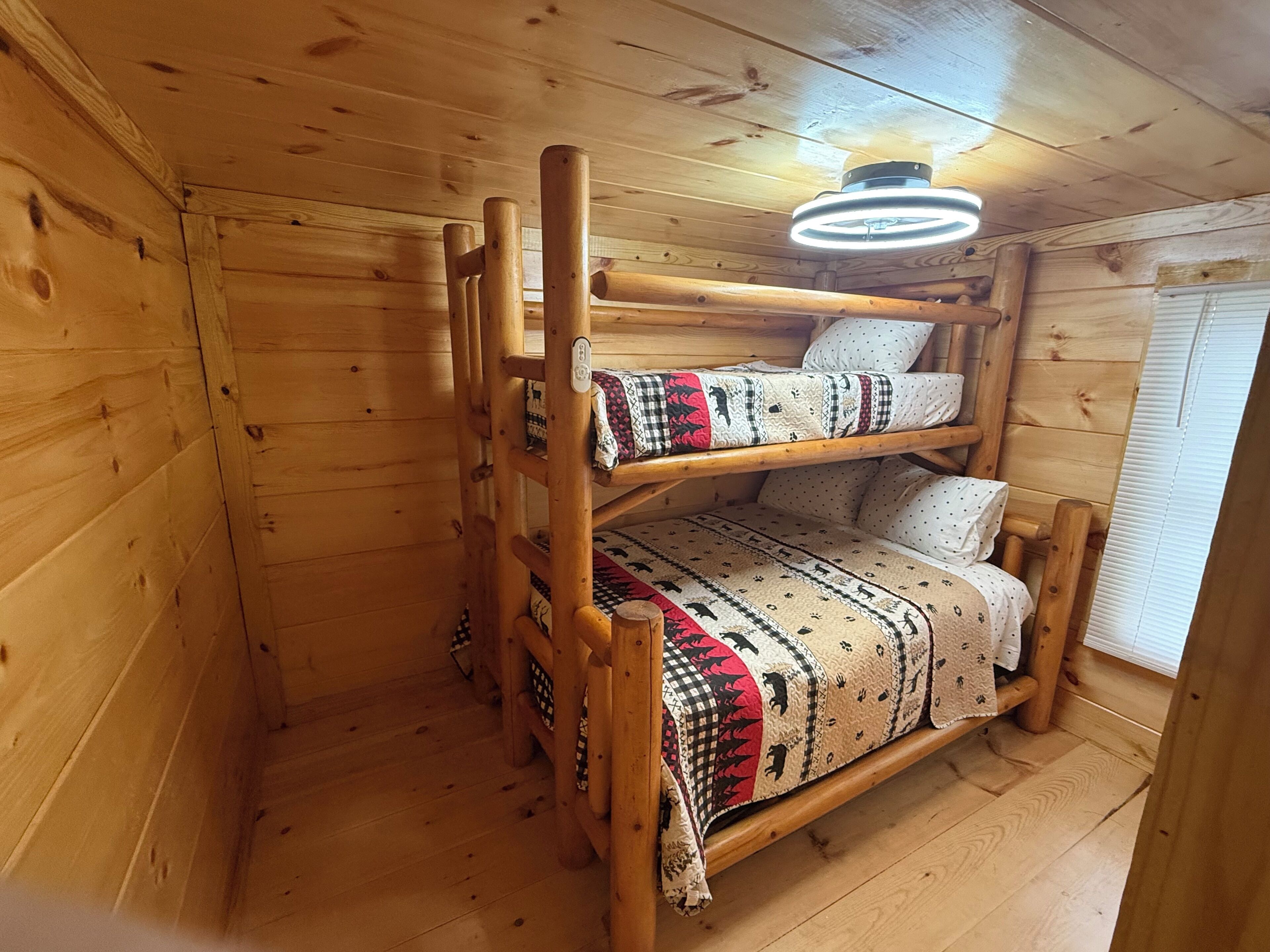 2 bedrooms, iron/ironing board, WiFi (free), bed sheets