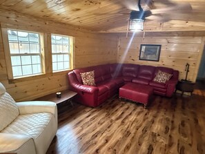 Smart TV, table tennis - Making memories at O-town Oasis!  This unique, family-friendly home is perfect! (Oneida)