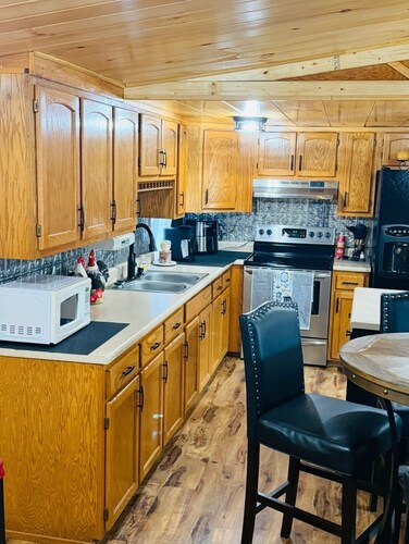 O-TOWN OASIS!  Near Oneida Baptist Institute & 10 miles from Manchester, KY