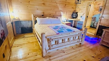 2 bedrooms, iron/ironing board, WiFi (free), bed sheets