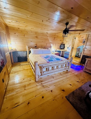 2 bedrooms, iron/ironing board, WiFi (free), bed sheets