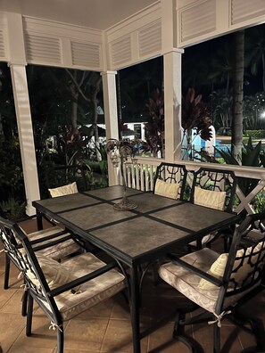 Outdoor dining - Beautiful Coconut Plantation Condo at KoOlina (Kapolei)