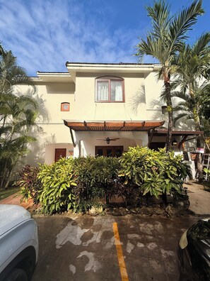 Exterior - Estrella Del Mar Residence – Las Terrenas 
Beachfront 2-bedroom townhome with AC (Las Terrenas)
