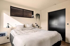 3 bedrooms, iron/ironing board, free WiFi - Spacious architect-designed villa, 2 baths (Gilleleje)